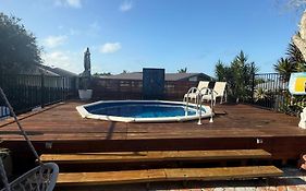 Luxury 4 Bedroom Home With Pool & Games Room Bar
